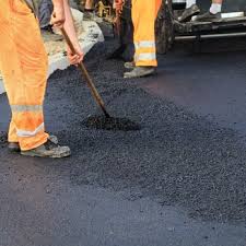 Best Driveway Grading and Leveling  in Waterloo, IA